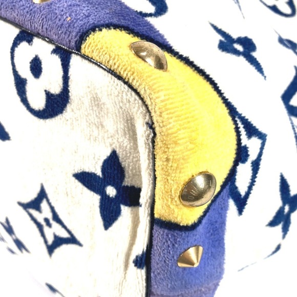 LOUIS VUITTON White Shoulder Bag - Picture 9 of 16